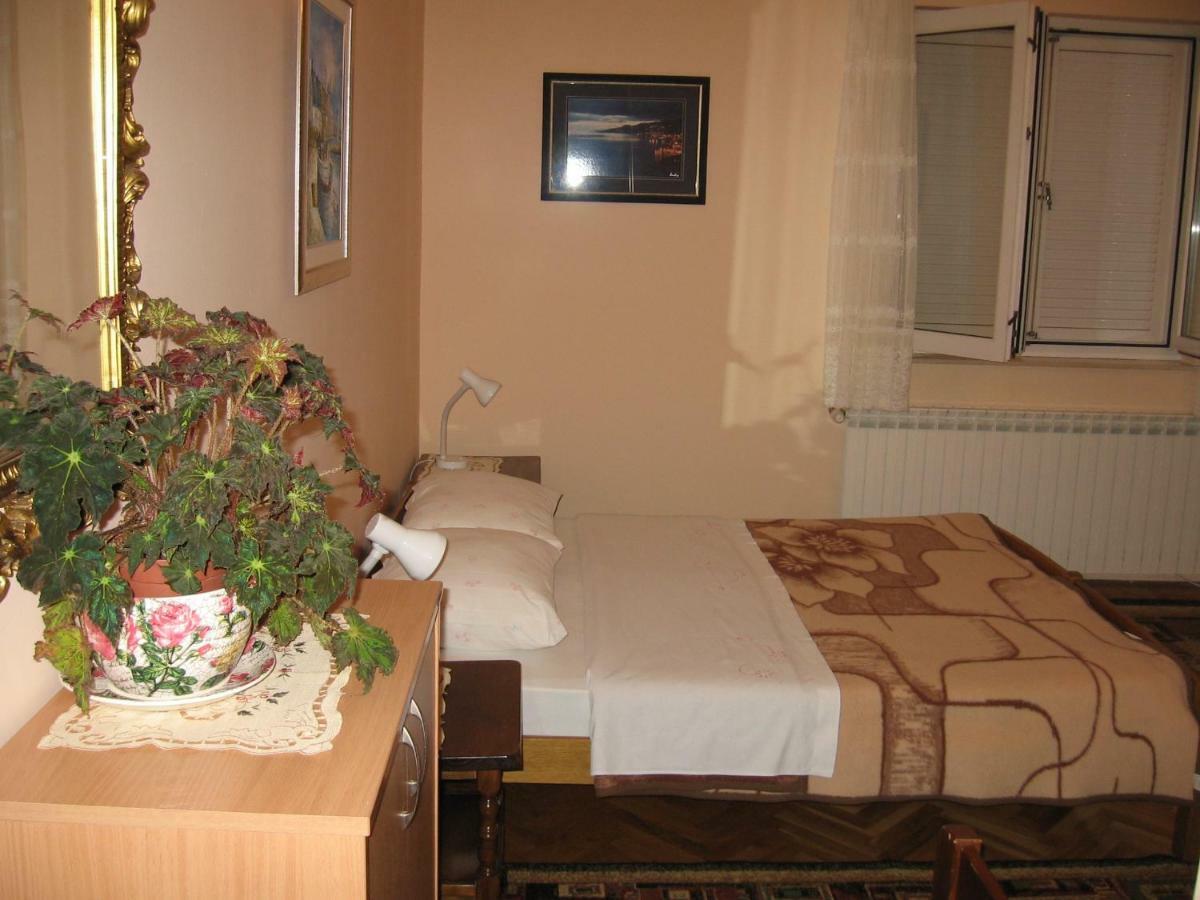 Appartement Edi + Minja à Brodarica  Chambre photo